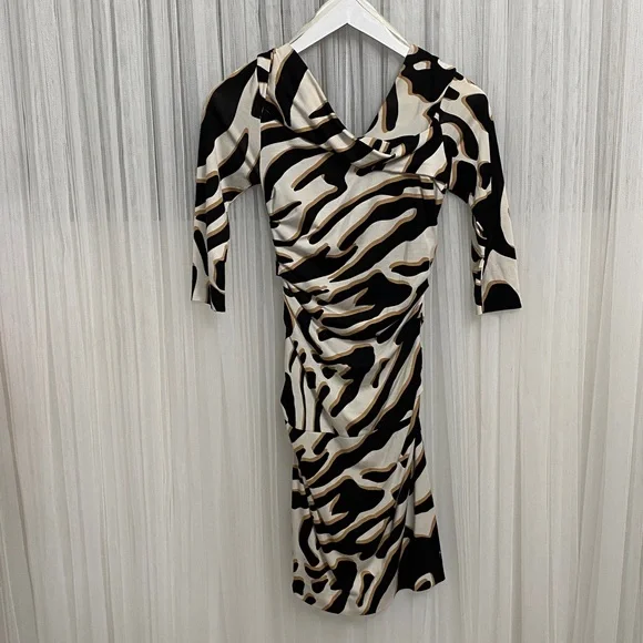 Diane Von Furstenberg Black and Cream Zebra “Bentley” 3/4 Sleeve 100% Silk Dress - Picture 4 of 16